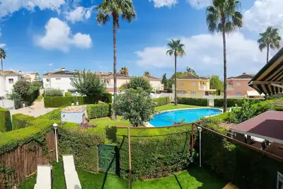 Image de Superbe maison à Oliva avec piscine extérieure