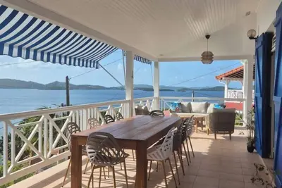 Image de Évasion et Sérénité : Villa Vue Mer à Couper le Souffle