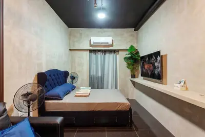 Image de Netflix and Chill. Pool access with overlooking Qc