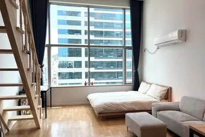 Image de 홍대입구역1번출구와 연결된 복층숙소