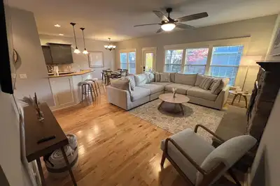 Image de Beautiful 4-bedroom Home with Hot Tub Near Bsu and Downtown