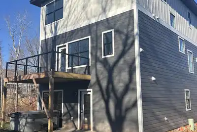 Image de RiverWest White Pine- Hot Tub - Sauna- Dogs 25% off Ski Tickets