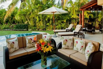 Image de 4 bed villa + bunk room