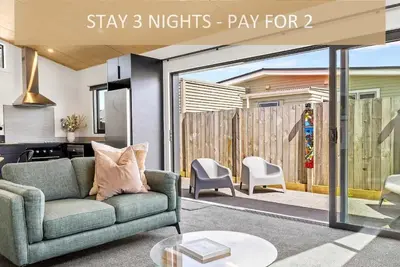 Image de Near Top Attractions - New & Central Home