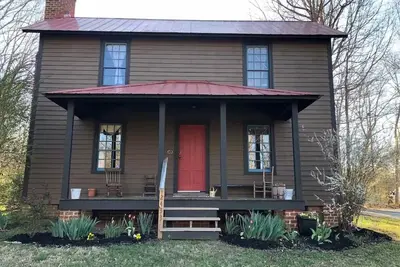 Image de Restored 1880 Mill Home in Glencoe w/ Ac