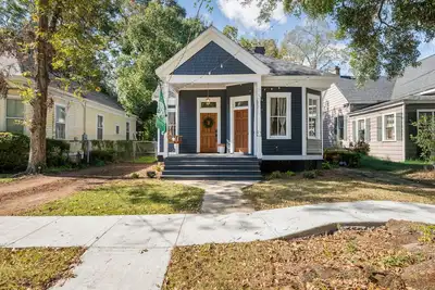 Image de The Blue Oak Cottage - Pet Friendly!