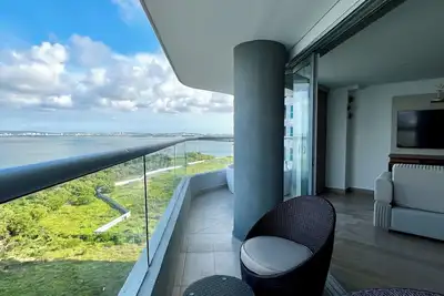 Image de Island Concierge I 2 Br Condo Jacuzzi + Airport 5 Min