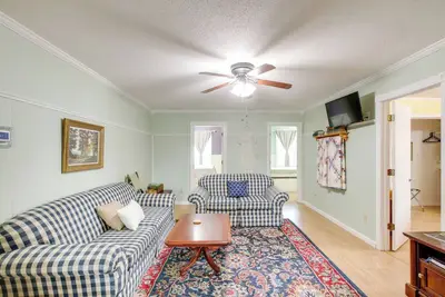 Image de Walk to Nauvoo Temple: Remodeled Family Apartment