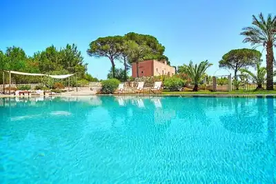 Image de Villa Le Zille: A characteristic and welcoming two-story age-old farm house in a quiet position, surrounded by the Apulian countryside, with Free Wi-Fi.