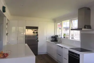 Image de Modern, Sunny, Family home minutes from the city