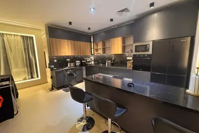 Image de Appartement 97 m² – Vue Mer & Fort Santa Cruz – Résidence Haut Standing – Oran