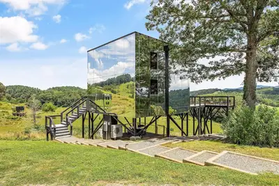 Image de Elevated Invisible Cabin by 5 Seasons Homestays