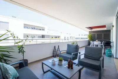 Image de Les Jardins Fabulous 2 bedroom (Rf-2e)