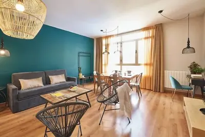 Image de Amazing 3 bedroom+2bathroom minutes from Pl España