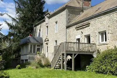 Image de Chambre d’hôtes « Manoir De Gourvinec » avec vue sur le lac, terrasse privée et Wi-Fi