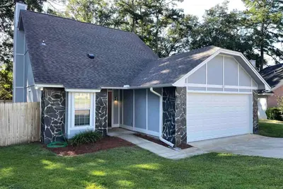 Image de Comfy 3-bedroom/2-bath home at the end of a cul-de-sac with all you need.