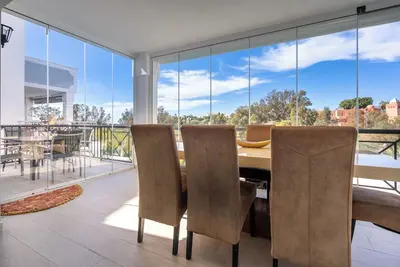 Image de Amazing Seaview Penthouse 3br in Unique Villa Finlandia Marbella, Cabopino