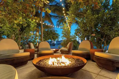 Image de Revitalize w/ Peaceful Balcony Views in Contemporary Island Paradise Room