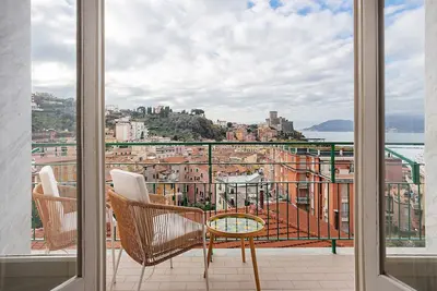 Image de Appartement « Aless Views » avec vue sur la mer, Wi-Fi et climatisation