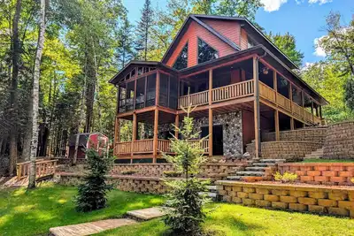 Image de Northwoods Bliss: Waterfront 3br/3ba Lakehouse with Charm and Stunning Views