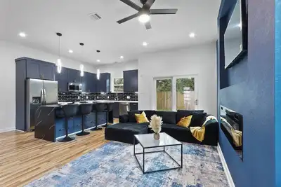 Image de Spacious Family Home Close to Downtown & Med Center