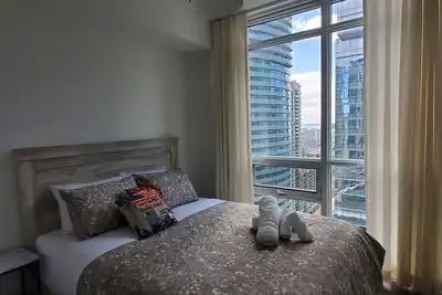 Image de Luxury Living in the Heart of Toronto – 2br/1ba
