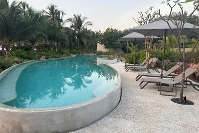 Image de Luxury Oceanfront Escape