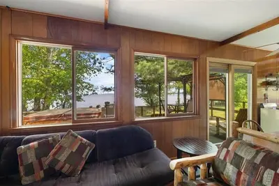 Image de Big Bay true peace and privacy wake up to the sunrise just yards from the water