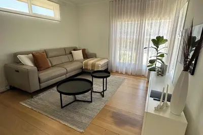 Image de Newly Renovated Unit in a Charming Location