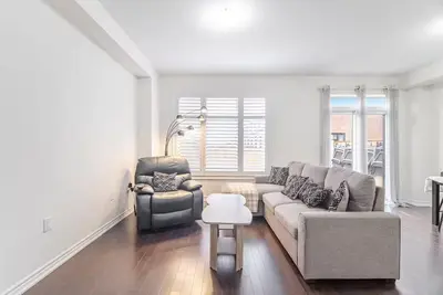 Image de Special Offer Whitby's Choice Entire Home