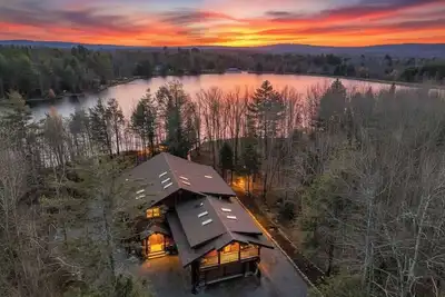 Image de Lakefront Handcrafted Cabin | Lux Sauna | CedarTub