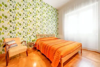 Image de Caralis Home is an elegant apartment just steps from Cagliari's historic sites. Ideal for families who want to enjoy a comfortable holiday in Cagliari's historic center, discovering its most fascinating secrets and traditions. Caralis Home is fully