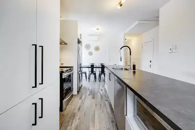 Image de Le refuge #2 Urbain Limoilou 5 1/2 3 Chambres