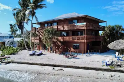 Image de Snook suite a Wonderful 1-bedroom  suite in a beach lodge  in charming Bokeelia