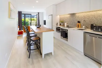 Image de Polished Urban Stay Near Christchurch’s Best Spots