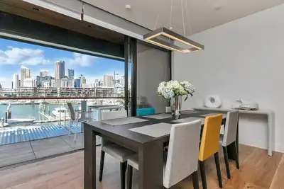 Image de Qv Stays Waterview Living in Wynyard Quarter 2 Bed