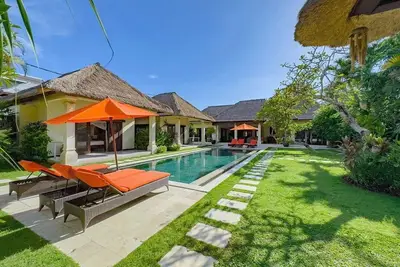 Image de Spacious 4br - Villa Santai - Central Seminyak
