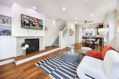 Image de Rare 3br Modern Urban Escape, Private Garage