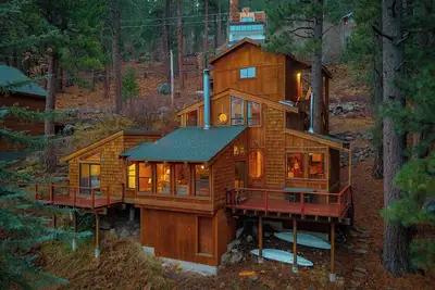 Image de Truckee Cabin Steps to Donner Lake w/ Kayaks, Fireplace & Forest Views