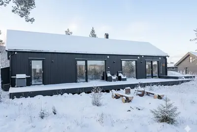 Image de Chalet d'hiver avec jacuzzi