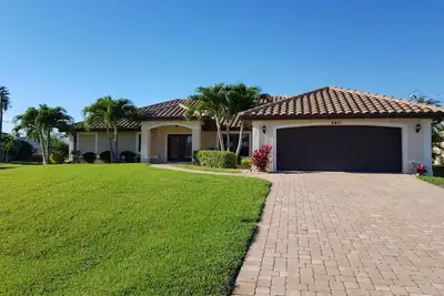Image de Villa à Cape Coral avec piscine