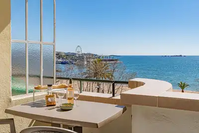 Image de Sur la plage vue mer - Appartement La Plage by Sur la mer