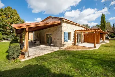 Image de Gîte « Cœur des Ondes Bleuet » avec terrasse privée, jardin commun et Wi-Fi