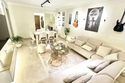 Image de DoUu Stay 1, Luxury 2br & Office Modern Homes Zayed