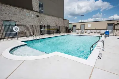 Image de Houston Stay Near Airport w/ Free Shuttle, Breakfast, Pool & Fitness Center