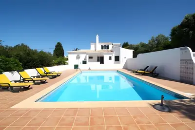 Image de Villa « In Carvoeiro » avec vue sur la mer, Wi-Fi et climatisation