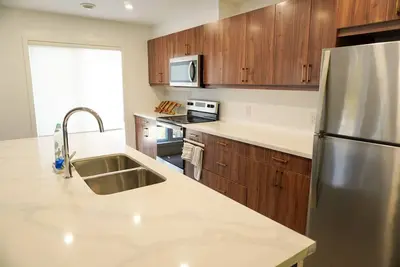 Image de Cozy 3 Bedroom Townhouse