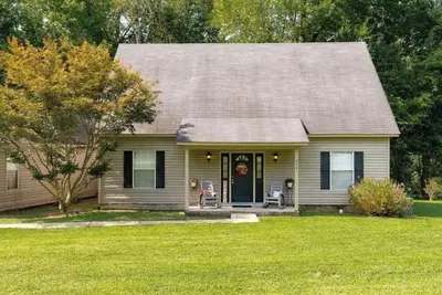 Image de Beautiful 4-bedroom cabin on the Little Red River with private dock - sleeps 12!