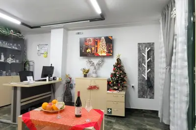 Image de Walk to metro and tram, 5 min to Plaka & Parthenon