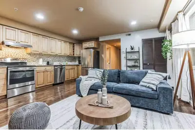 Image de Center City - Spacious 2 Bedroom - Walk Everywhere